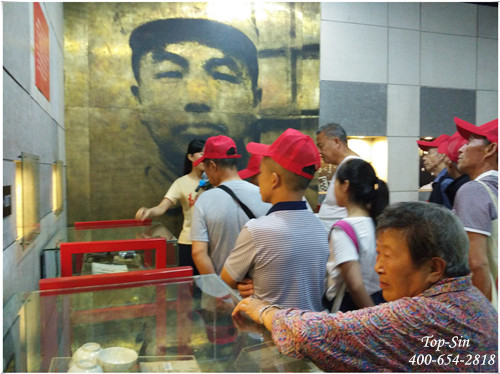 同乐社区“践行两学一做，重温红军精神”建川博物馆之行—成都联拓培训